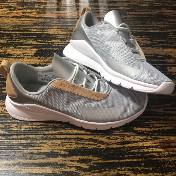 Nike Shoes - WOMEN’S NIKE AIR MAX Rivah Running 👟